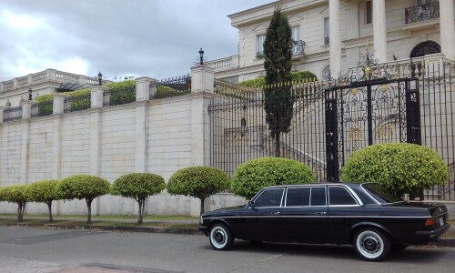 CENTRAL-AMERICA-beautiful-mansion-LIMUSINAee8e92439d8b341b.jpg