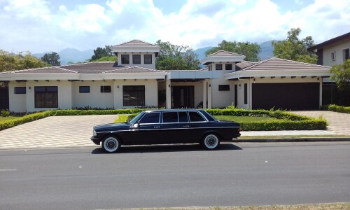 Majestic-home-COSTA-RICA-SERVICIO-DE-LIMUSINA9847a440db7af463.jpg